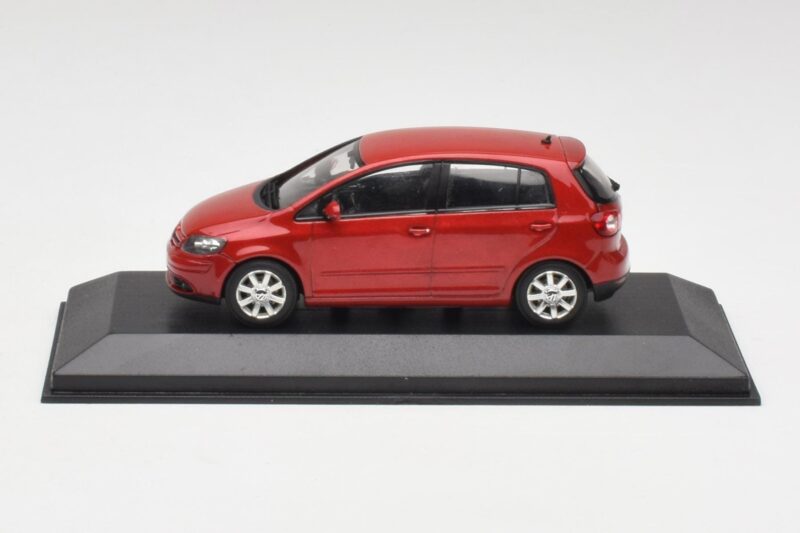Volkswagen Golf Plus Tornado Červený Minichamps 1:43 821911110 Kov