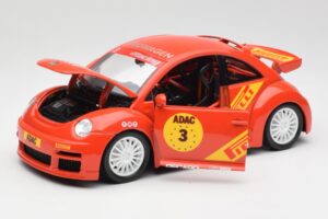 Volkswagen New Beetle Cup Bburago 1:18 3329 Kov – obrázek 2 z 8