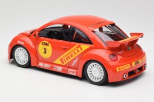 Volkswagen New Beetle Cup Bburago 1:18 3329 Kov – obrázek 7 z 8