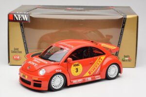 Volkswagen New Beetle Cup Bburago 1:18 3329 Kov – obrázek 8 z 8