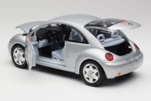 Volkswagen New Beetle Reflex Stříbrný Metalíza Bburago 1:18 3322 Kov – obrázek 5 z 8