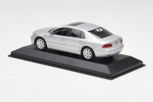 Volkswagen Phaeton Stříbrný Minichamps 1:43 3D0099300A Kov – obrázek 3 z 4