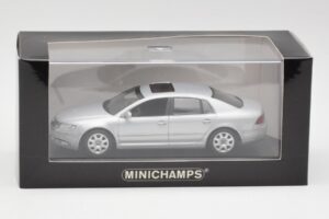 Volkswagen Phaeton Stříbrný Minichamps 1:43 3D0099300A Kov – obrázek 4 z 4