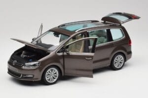 Volkswagen Sharan 7N Dubová Hnědá Metalíza Minichamps 1:18 110051001 Kov – obrázek 2 z 8