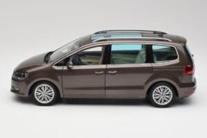 Volkswagen Sharan 7N Dubová Hnědá Metalíza Minichamps 1:18 110051001 Kov – obrázek 4 z 8