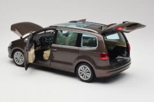 Volkswagen Sharan 7N Dubová Hnědá Metalíza Minichamps 1:18 110051001 Kov – obrázek 5 z 8