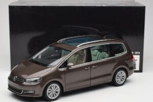 Volkswagen Sharan 7N Dubová Hnědá Metalíza Minichamps 1:18 110051001 Kov – obrázek 8 z 8