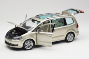 Volkswagen Sharan 7N Reflex Stříbrná Metalíza Minichamps 1:18 110051002 Kov – obrázek 2 z 8