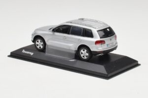 Volkswagen Touareg Reflex Stříbrný Minichamps 1:43 68625 Kov – obrázek 3 z 4