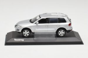 Volkswagen Touareg Reflex Stříbrný Minichamps 1:43 68625 Kov