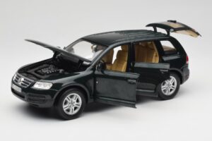 Volkswagen Touareg V10 TDI Canyon Green Bburago 1:18 34911-V1 Kov – obrázek 2 z 8