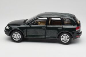 Volkswagen Touareg V10 TDI Canyon Green Bburago 1:18 34911-V1 Kov – obrázek 4 z 8