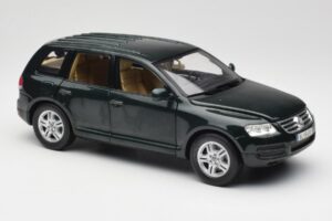 Volkswagen Touareg V10 TDI Canyon Green Bburago 1:18 34911-V1 Kov – obrázek 6 z 8