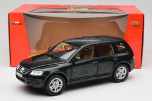 Volkswagen Touareg V10 TDI Canyon Green Bburago 1:18 34911-V1 Kov – obrázek 8 z 8