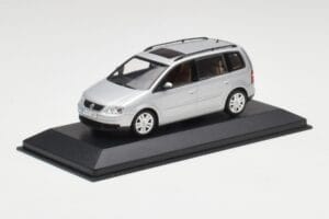 Volkswagen Touran Reflex Stříbrný Minichamps 1:43 TOURAN001 Kov – obrázek 2 z 4