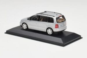 Volkswagen Touran Reflex Stříbrný Minichamps 1:43 TOURAN001 Kov – obrázek 3 z 4