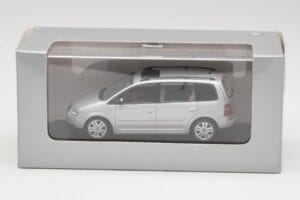 Volkswagen Touran Reflex Stříbrný Minichamps 1:43 TOURAN001 Kov – obrázek 4 z 4