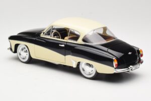 Wartburg 311 Coupe Černý & Béžový Revell 1:18 8419 Kov – obrázek 7 z 8