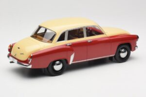 Wartburg 311 Dark Red Beige MCG 1:18 MCG18299 Kov – obrázek 2 z 6