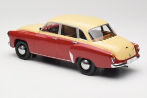 Wartburg 311 Dark Red Beige MCG 1:18 MCG18299 Kov – obrázek 5 z 6