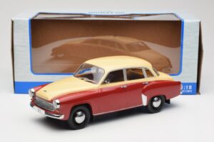 Wartburg 311 Dark Red Beige MCG 1:18 MCG18299 Kov – obrázek 6 z 6