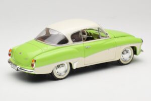 Wartburg 313 Pastelová Zelená přes Béžovou Revell 1:18 9018 Kov – obrázek 3 z 8