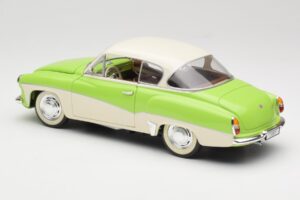 Wartburg 313 Pastelová Zelená přes Béžovou Revell 1:18 9018 Kov – obrázek 7 z 8