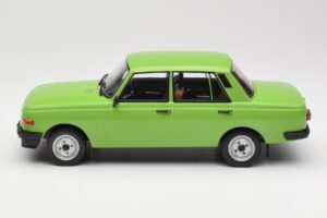 Wartburg 353 Zelený MCG 1:18 MCG18062 Kov – obrázek 3 z 6