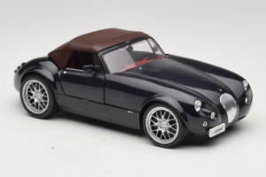 Wiesmann Roadster MF Carbon Black Revell 1:18 WIESMANN001 Kov – obrázek 7 z 9