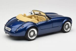 Wiesmann Roadster MF3 Modrý Revell 1:18 08861 Kov – obrázek 3 z 8