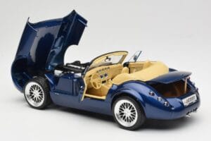 Wiesmann Roadster MF3 Modrý Revell 1:18 08861 Kov – obrázek 5 z 8