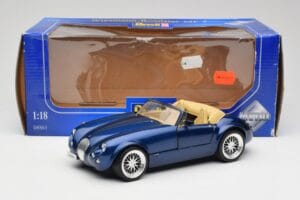 Wiesmann Roadster MF3 Modrý Revell 1:18 08861 Kov – obrázek 8 z 8