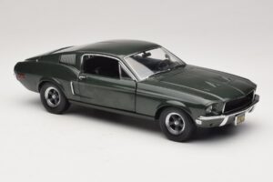 Ford Mustang GT Bullitt s Figurkou Stevea McQueena Greenlight 1:18 12885 Kov – obrázek 6 z 8