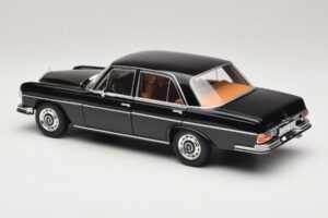 Mercedes 280 SE W108 Černý Norev 1:18 183360 Kov – obrázek 7 z 8