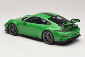Porsche 911 992.2 GT3 Weissach Package Python Green GT Spirit 1:18 GT576 Pryskyřice – obrázek 5 z 6