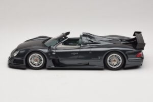 Mercedes AMG CLK GTR Roadster Šedý GT Spirit 1:18 GT960 Pryskyřice – obrázek 3 z 6