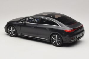 Mercedes EQE V295 Graphite Grey Magno NZG 1:18 B66961108 Kov – obrázek 4 z 8