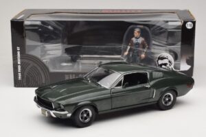 Ford Mustang GT Bullitt s Figurkou Stevea McQueena Greenlight 1:18 12885 Kov – obrázek 8 z 8
