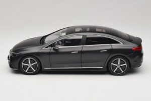 Mercedes EQE V295 Graphite Grey Magno NZG 1:18 B66961108 Kov – obrázek 3 z 8
