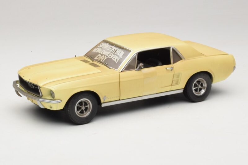 Ford Mustang Coupe Žlutý The Walking Dead Greenlight 1:18 12958 Kov