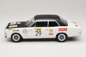 Opel Commodore A #29 J-L. Clarr / J-P. Peyroux Tour de France Automobile 1971 MCG 1:18 MCG18562R Kov – obrázek 3 z 6