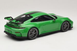 Porsche 911 992.2 GT3 Weissach Package Python Green GT Spirit 1:18 GT576 Pryskyřice – obrázek 2 z 6