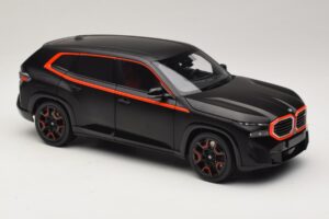 BMW XM G09 Matt Black Minichamps 1:18 110023301 Kov – obrázek 6 z 8