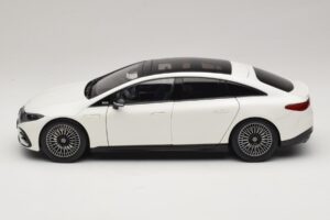 Mercedes EQS V297 Manufaktur Opalite White NZG 1:18 B66961049 Kov – obrázek 4 z 8