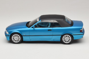BMW 3 Series E36 Kabriolet Modrý Metalíza MCG 1:18 MCG18319 Kov – obrázek 4 z 7