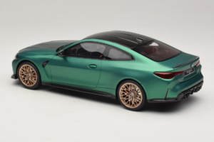 BMW M4 CS G82 Frozen Isle of Man Green GT Spirit 1:18 GT994 Pryskyřice – obrázek 5 z 6