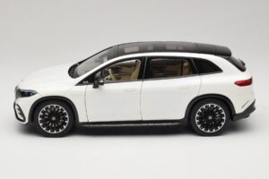 Mercedes EQS SUV X296 Manufaktur Diamond White NZG 1:18 B66960590 Kov – obrázek 4 z 8