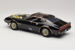 Pontiac Firebird Trans Am Kill Bill Movie Greenlight 1:18 12951 Kov – obrázek 5 z 6