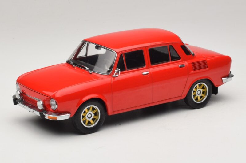 Skoda 100 Červená Zlatá Kola MCG 1:18 MCG18784 Kov