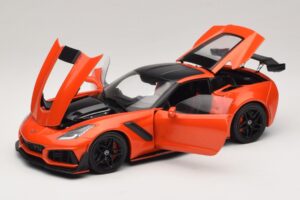 Chevrolet Corvette C7 ZR1 Červený IXO 1:18 U18RDC001-FO Kov – obrázek 2 z 8